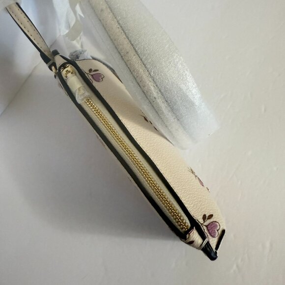 coach Phone Crossbody Bag With Heart Print cw402 - Picture 4 of 5